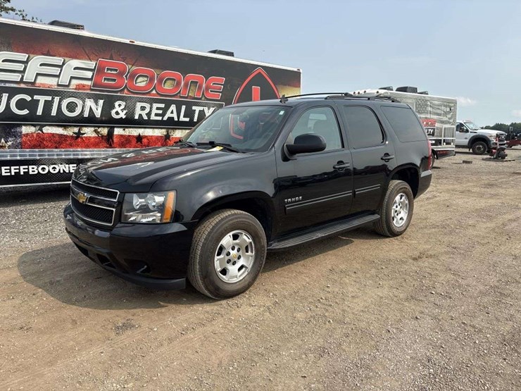 2012-chevrolet-tahoe-image-1