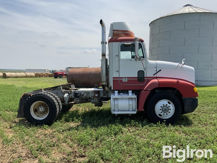 1991-freightliner-fld112-image-4