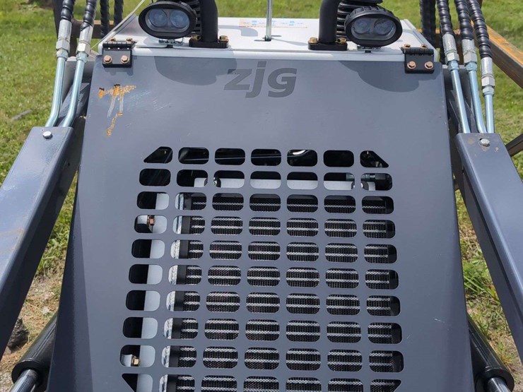 zjg-mini-skid-steer-loader-zj-380-(white)---15hp-image-4