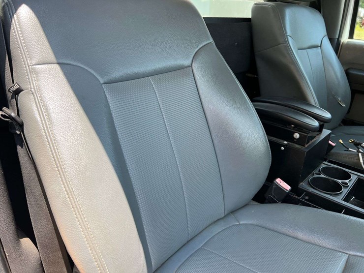 2015-ford-f550-image-44