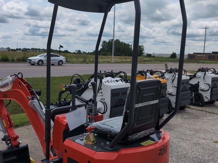 zjg-mini-excavator-zj-12-(red)-image-8