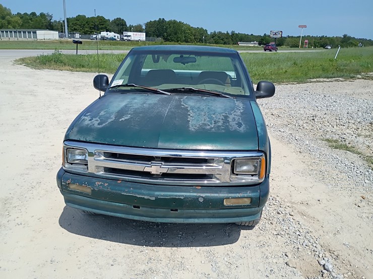 1996-chevrolet-s10-image-13