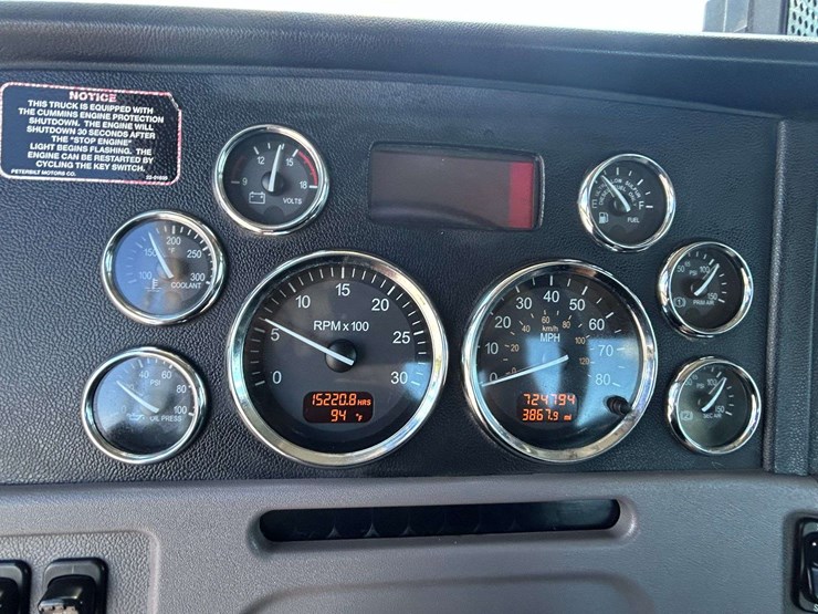 2010-peterbilt-386-image-41