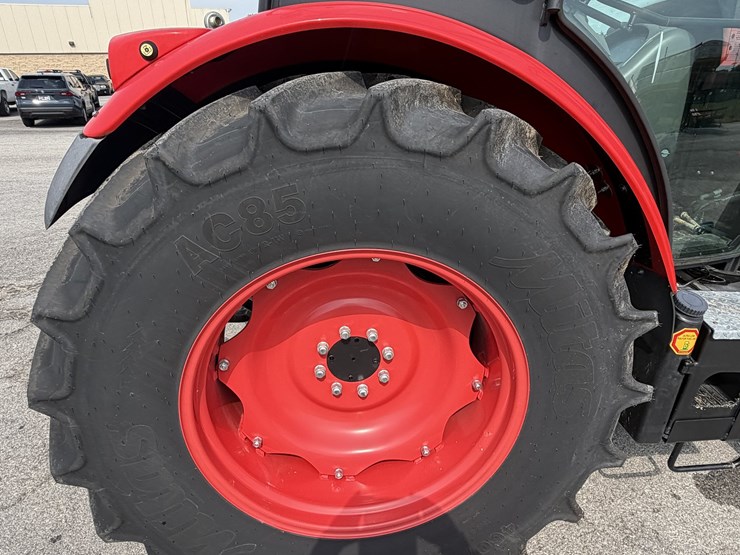 2021-zetor-p110-ps-w/-zm229p-loader-image-31