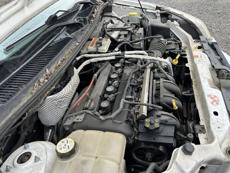 2010-ford-transit-connect-image-33
