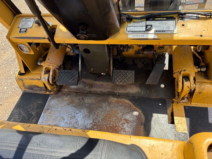 caterpillar-v50d-image-15