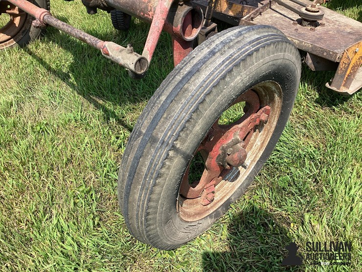 1946-farmall-a-2wd-tractor-w/woods-belly-mower-image-16