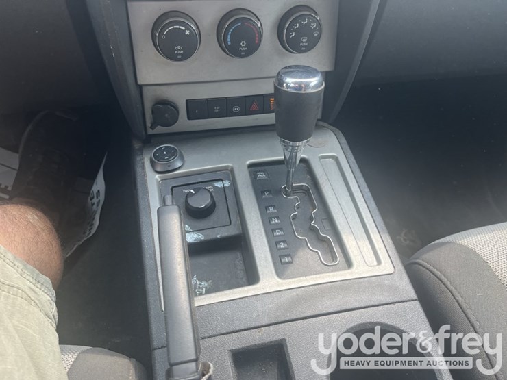 2008-dodge-nitro-image-35