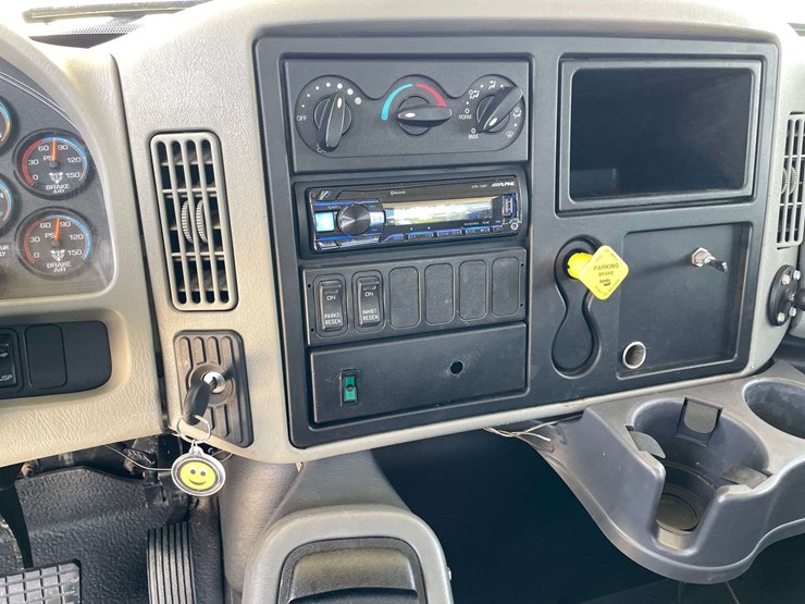 2012-international-durastar-4300-image-13
