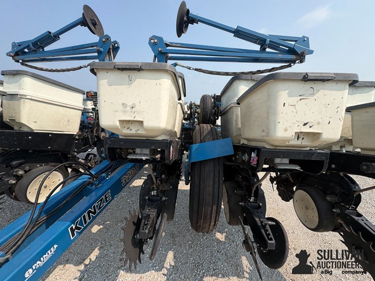 kinze-3200-image-16