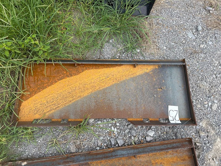 #25-•-skid-steee-mount-plate-image-1