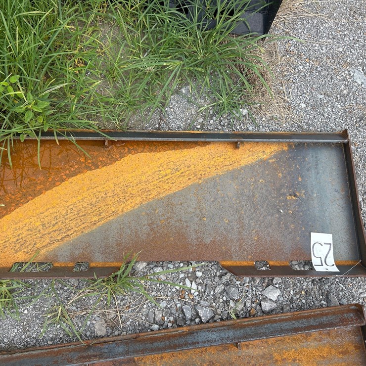 #25 • SKID STEEE MOUNT PLATE