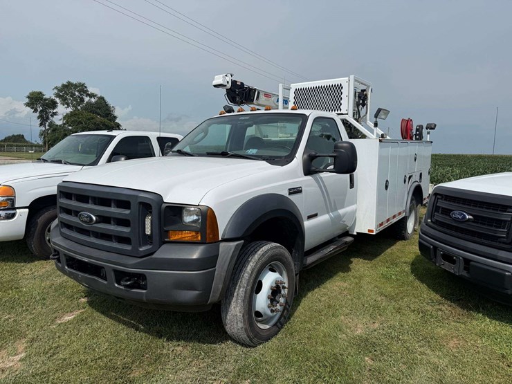 2007-ford-f550-image-1