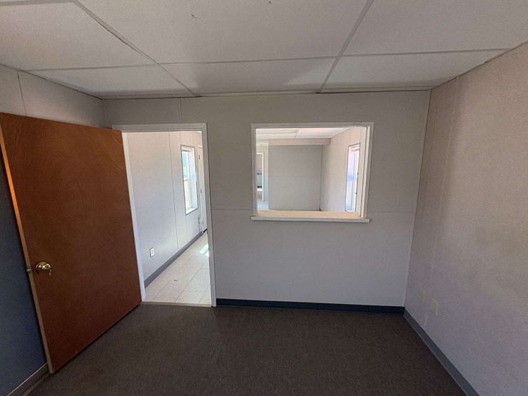 mobile-56'-office-building-image-33