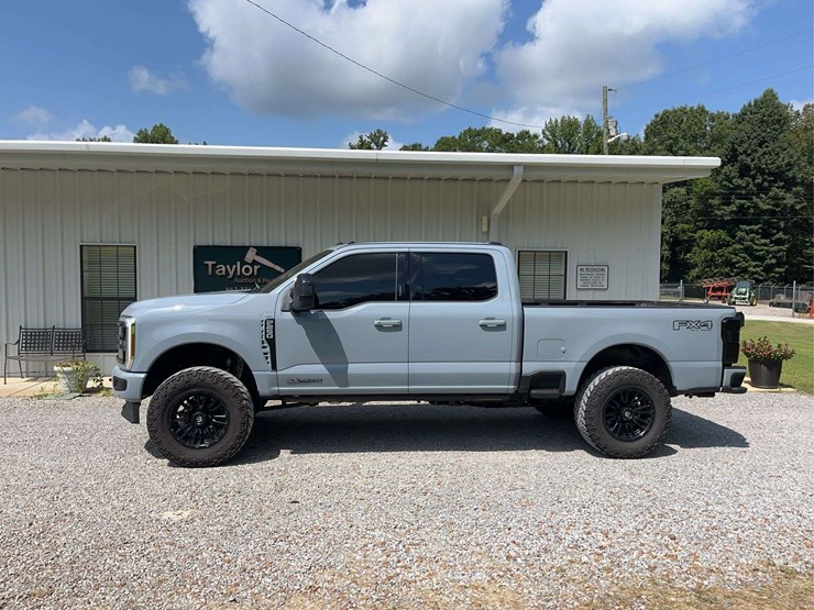 2024-ford-f250-image-1