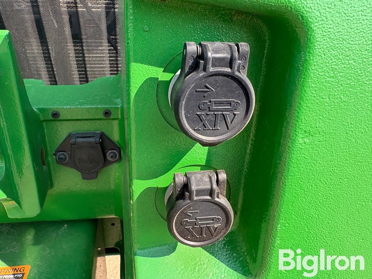2023-john-deere-8r-340-image-15