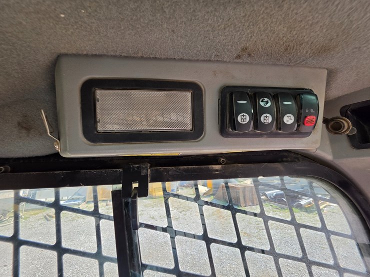 2016-caterpillar-289d-image-24