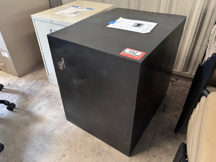 #192-•-box,-metal-image-1