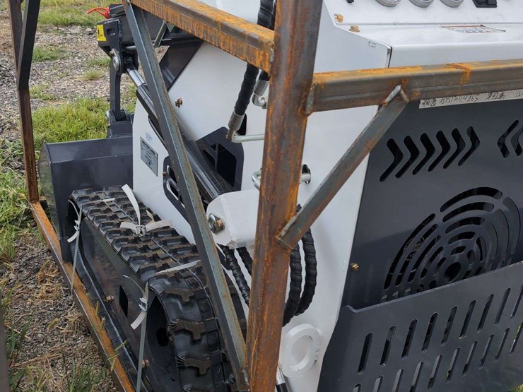 zjg-mini-skid-steer-loader-zj-380-(white)---15hp-image-9