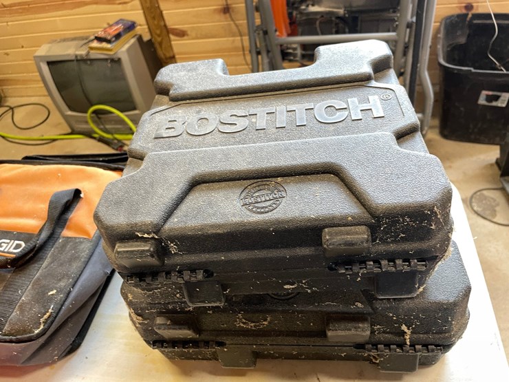 #10136-•-bostitch-smart-point-pneumatic-brad-nailer-image-5