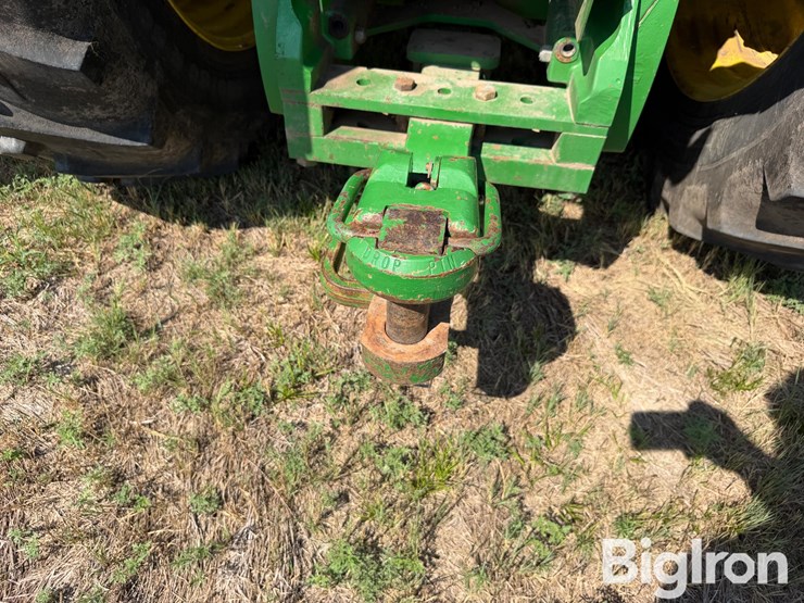 john-deere-8235r-image-20