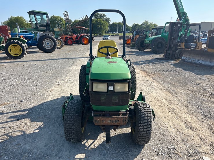 john-deere-4100-image-3