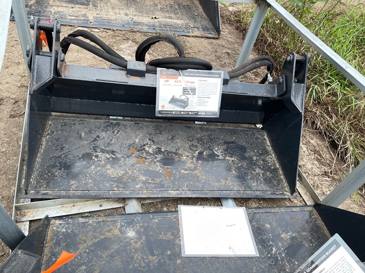 #9806-•-mini-skid-steer-48"-combination-bucket-attachment-image-3