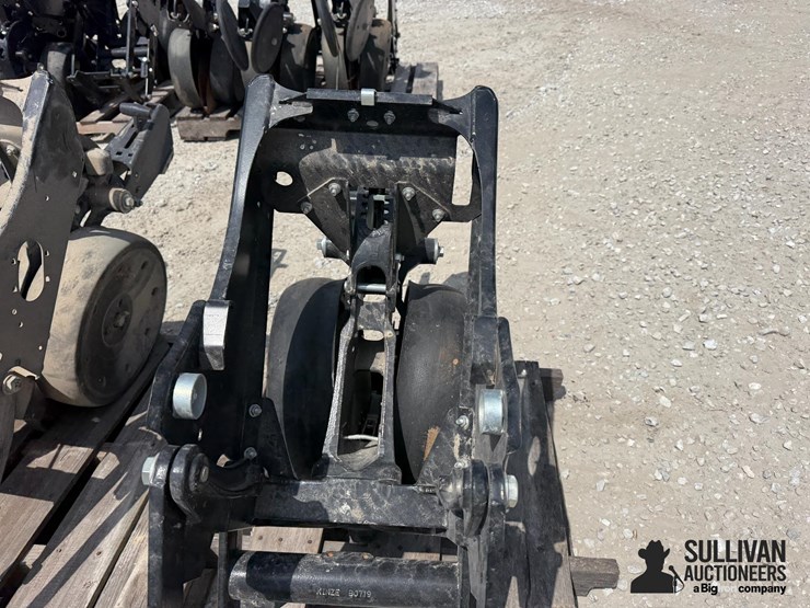 kinze-4000-series-row-units-(bid-per-unit)-image-6