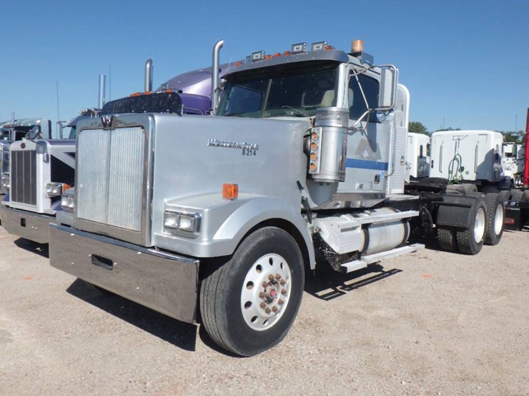 2008-western-star-4900ex-image-1