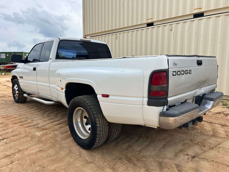 1997-dodge-ram-3500-image-2