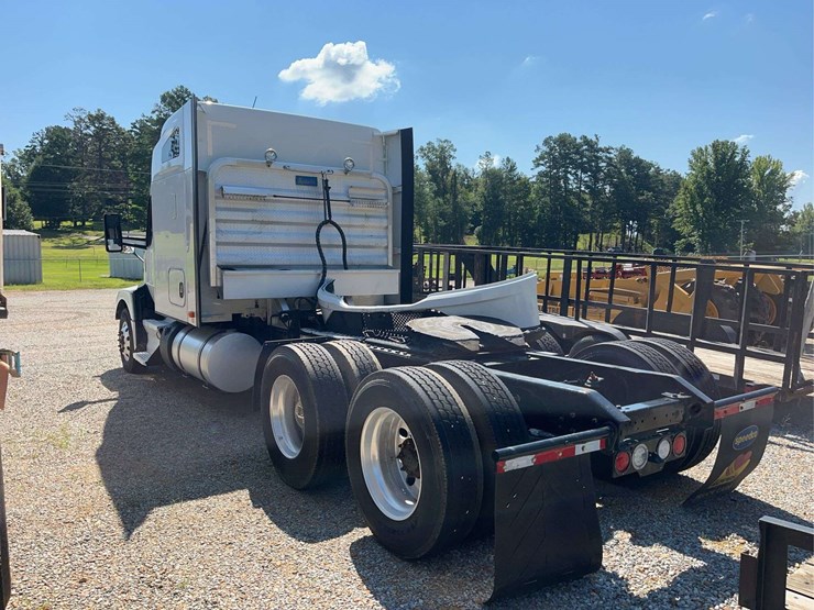 2022-kenworth-t680-image-7