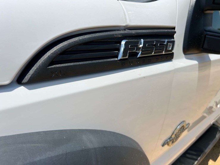 2015-ford-f550-image-12