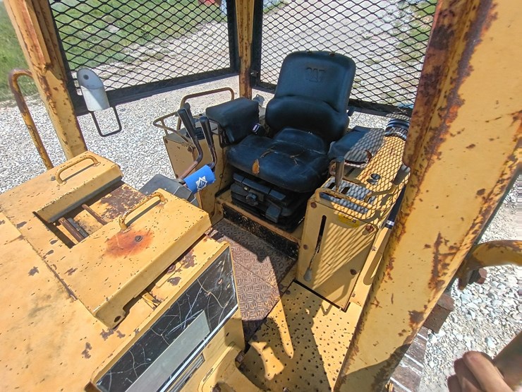 caterpillar-d4c-image-19