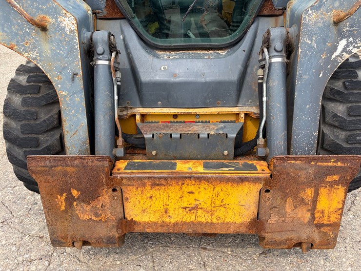 deere-320d-image-8