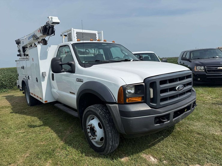 2007-ford-f550-image-3