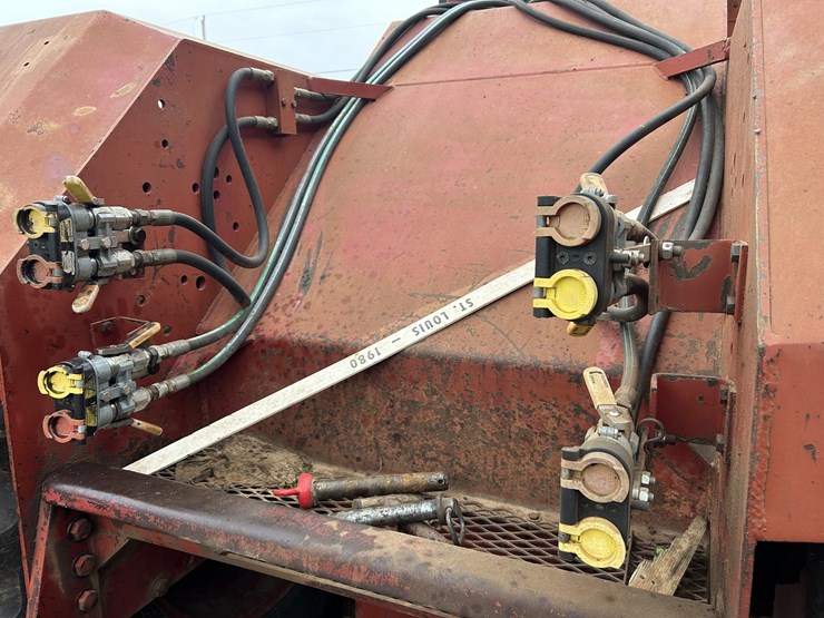case-ih-t4586-image-30