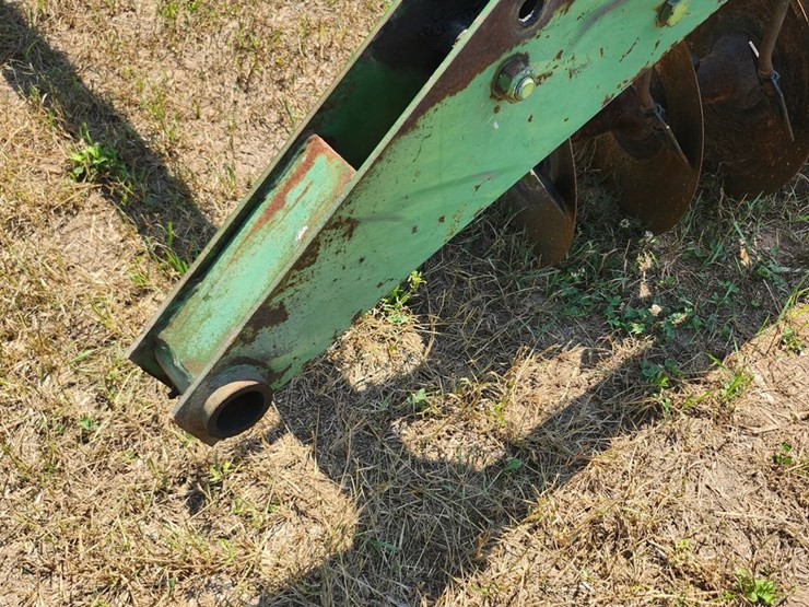 john-deere-235-image-6