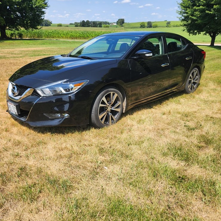 #2809 • 2016 Nissan Maxima SL (Has WI Title)