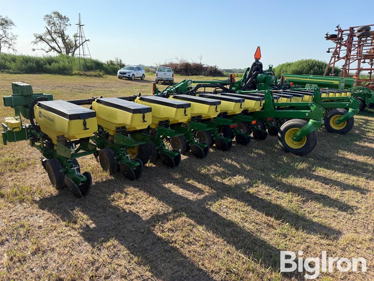 john-deere-1725-image-7