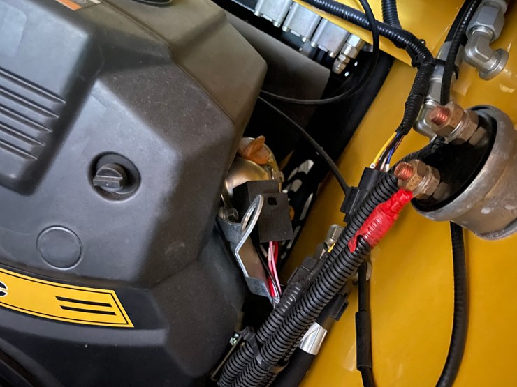 #9732-•-land-hero-mini-skid-steer-loader-image-21