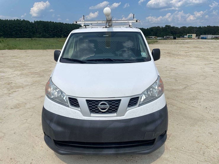 2015-nissan-nv200-image-5