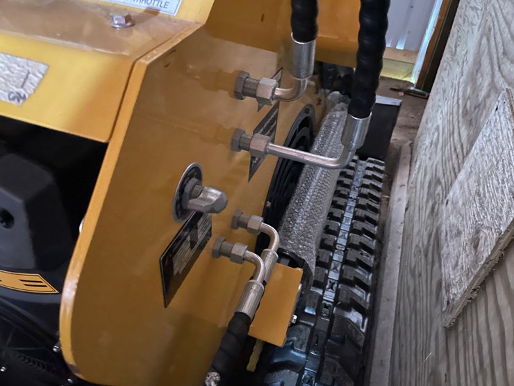 #9732-•-land-hero-mini-skid-steer-loader-image-4