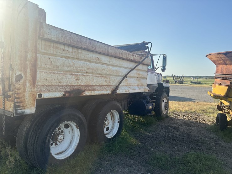 ford-l800-image-4