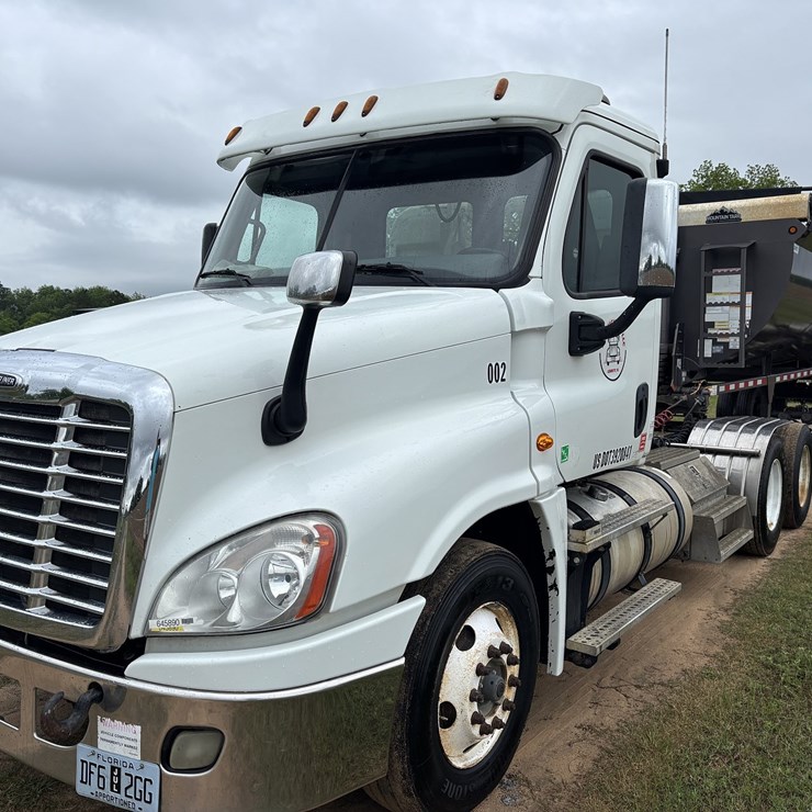 2016 Freightliner Cascadia