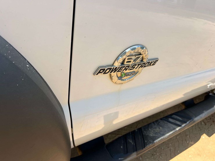 2015-ford-f550-image-13