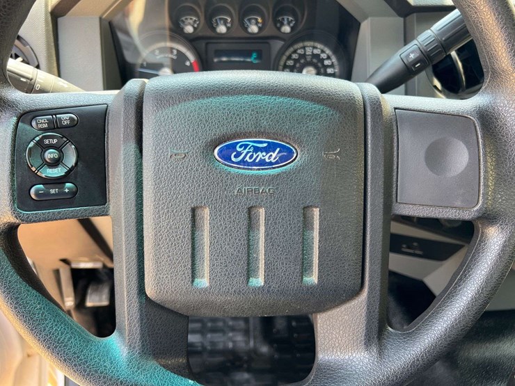 2015-ford-f550-image-31