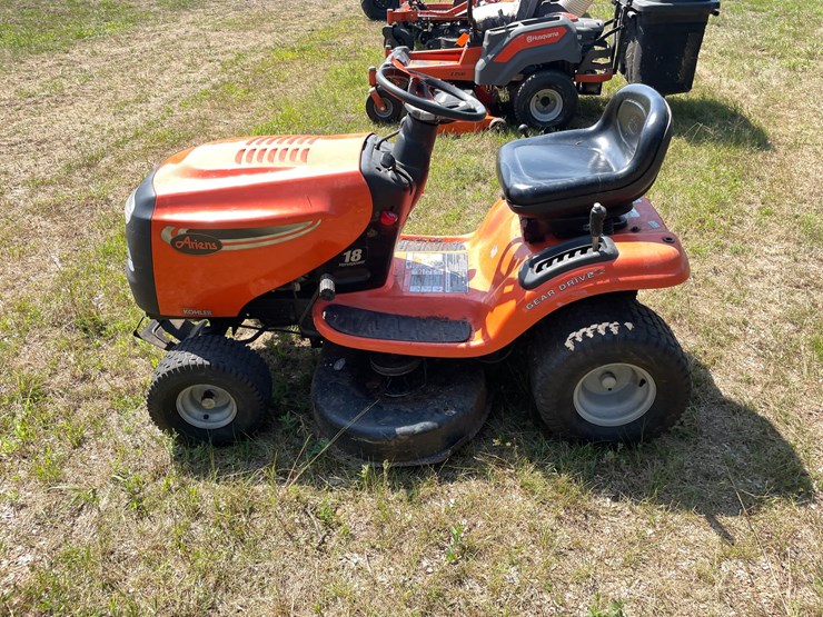 #7977-•-ariens-riding-lawn-mower-image-11