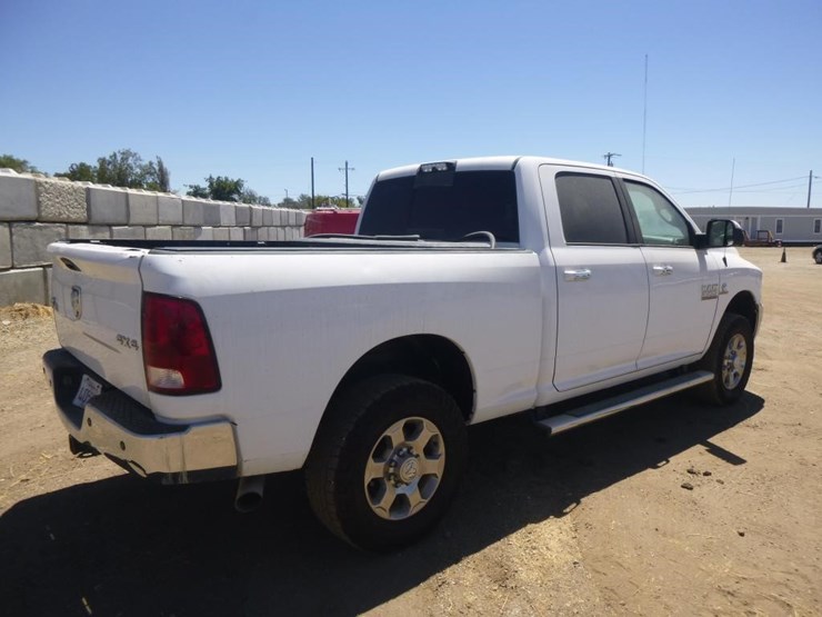 2017-dodge-3500-image-4