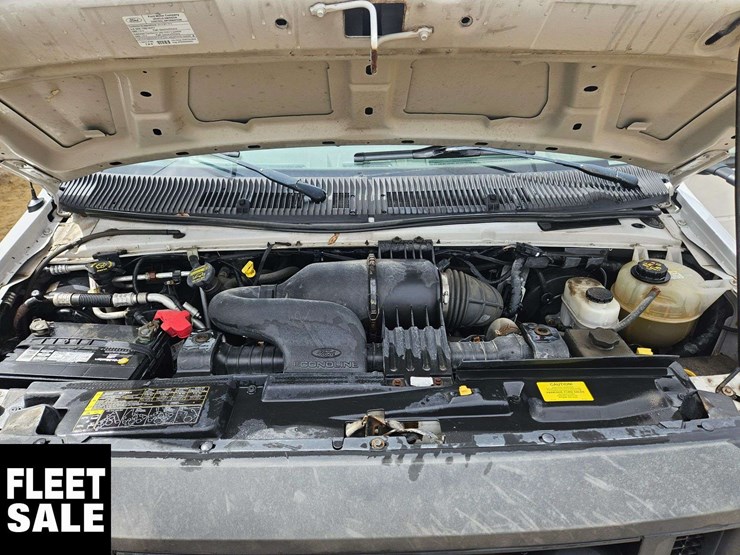 2010-ford-cargo-image-33