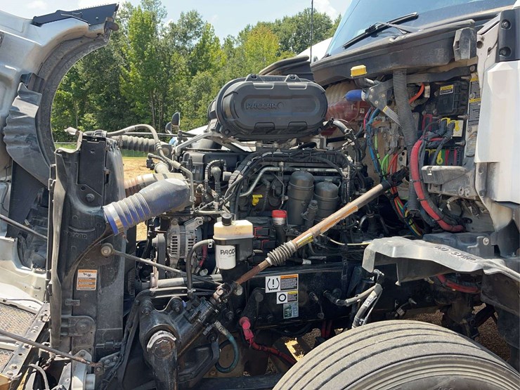 2022-kenworth-t680-image-31